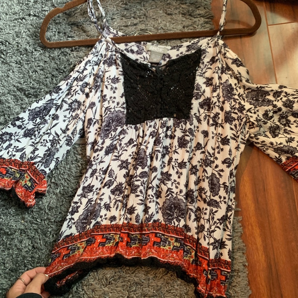 Multicolored cold shoulder shirt